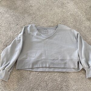 Abercrombie Gray V-Neck Cropped Sweatshirt